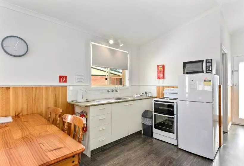 Отель Masons Cottages