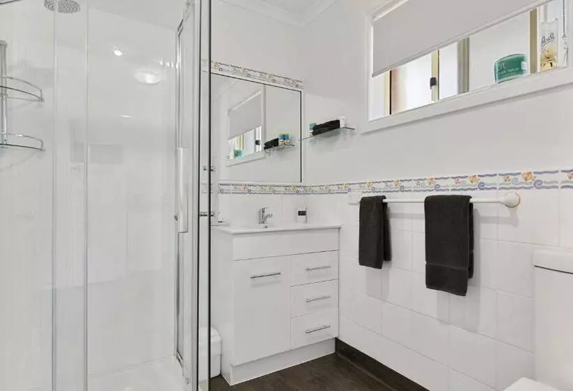 Отель Masons Cottages