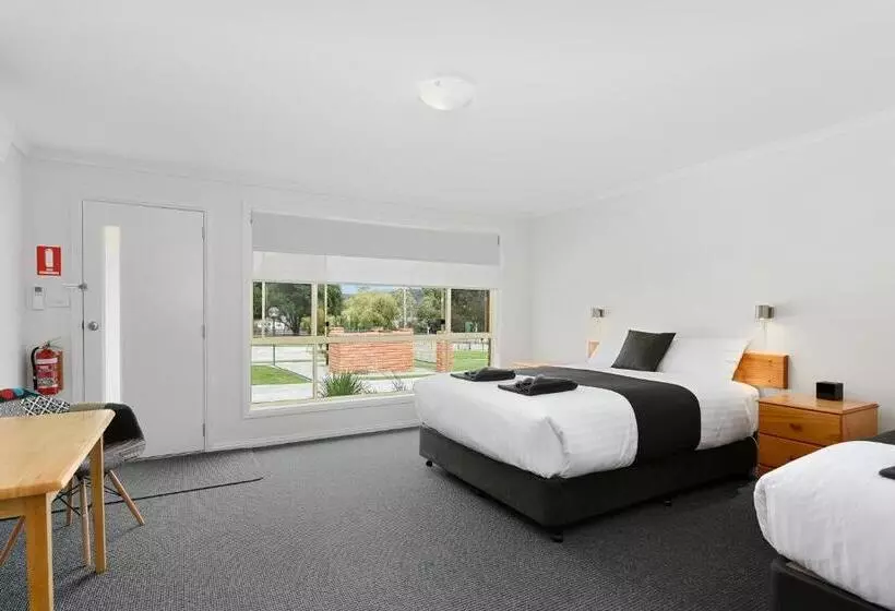 Отель Masons Cottages