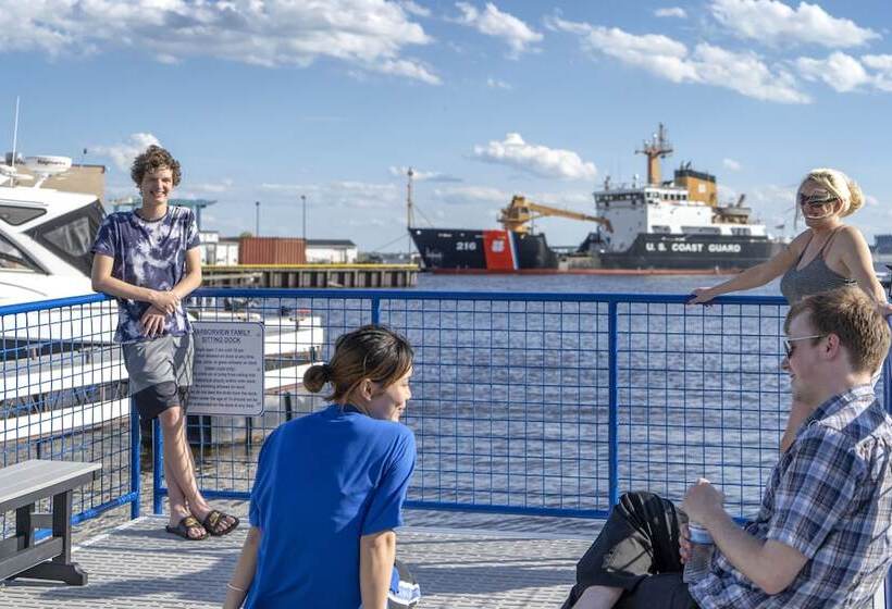 Szálloda Park Point Marina Inn