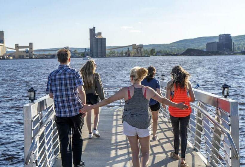 Szálloda Park Point Marina Inn