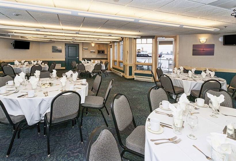 Szálloda Park Point Marina Inn