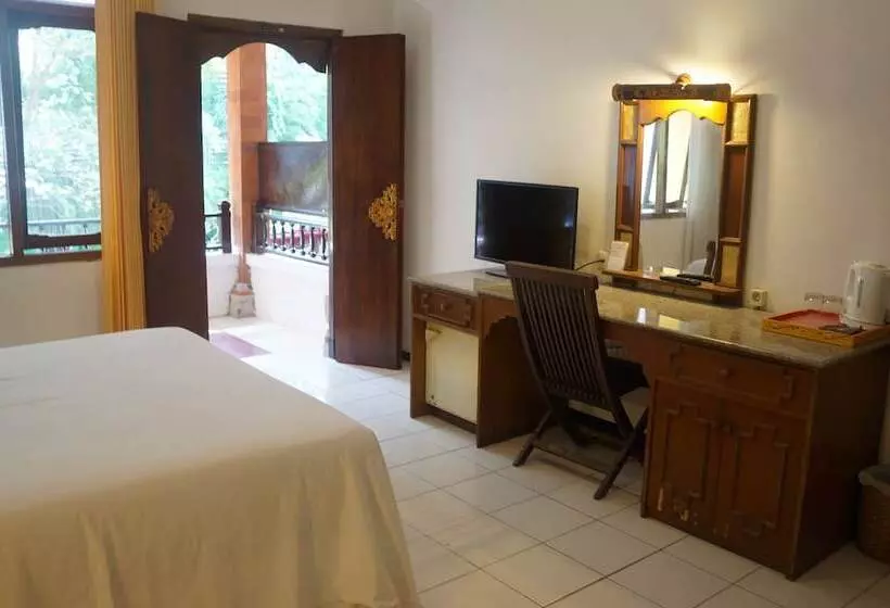 ホテル Puri Naga Beachfront Cottages