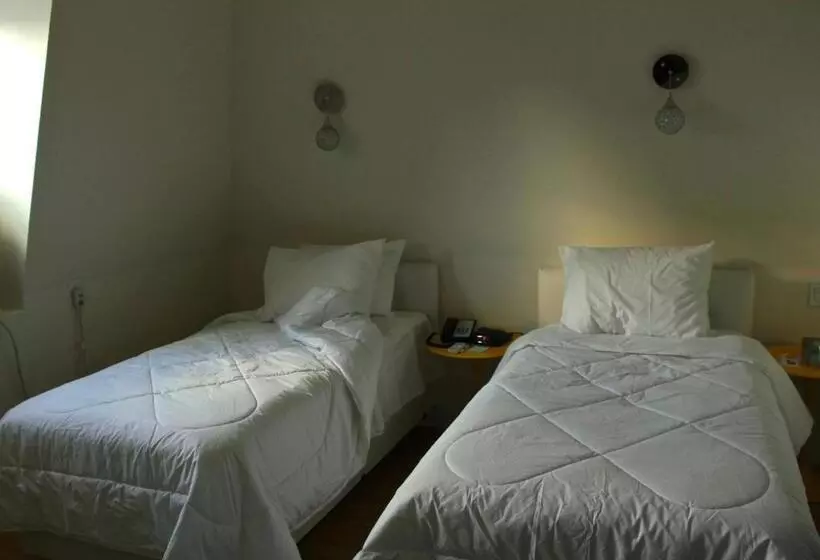 호텔 Royal Oak Inn