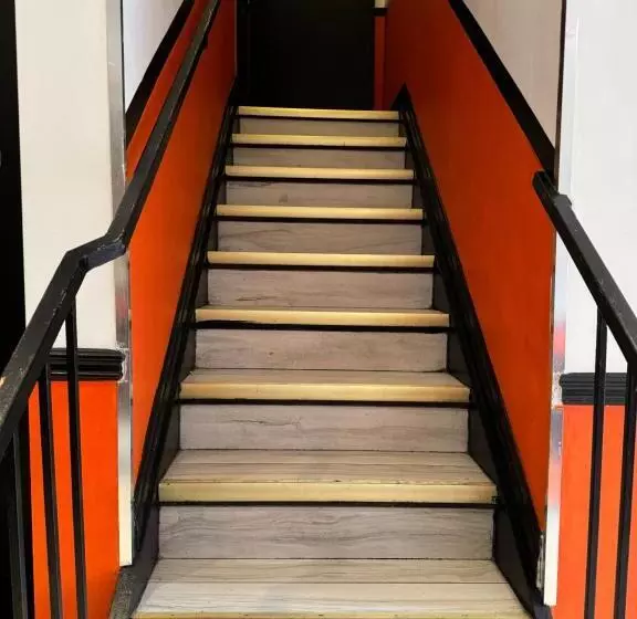 호텔 Royal Oak Inn