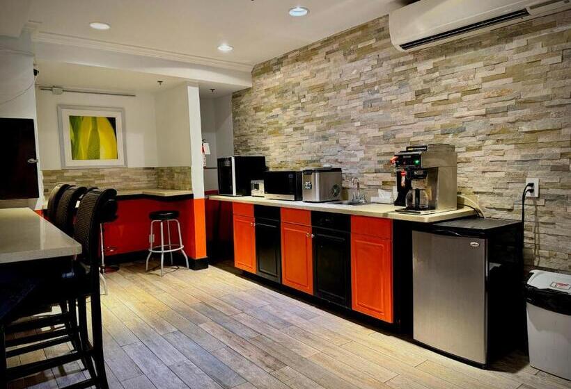 فندق Royal Oak Inn