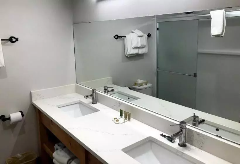 Hotel The Griz Inn By Park Vacation Management