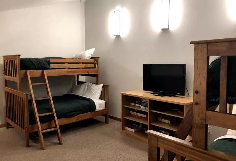 Hotel The Griz Inn By Park Vacation Management