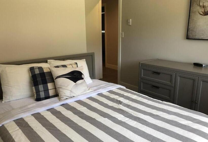 酒店 The Griz Inn By Park Vacation Management