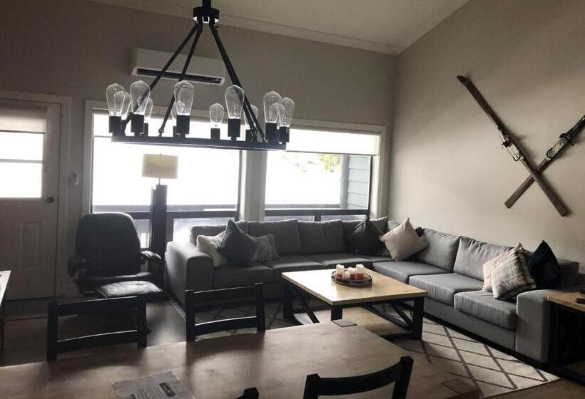 酒店 The Griz Inn By Park Vacation Management