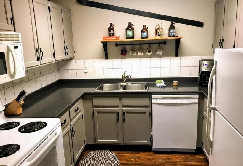 酒店 The Griz Inn By Park Vacation Management