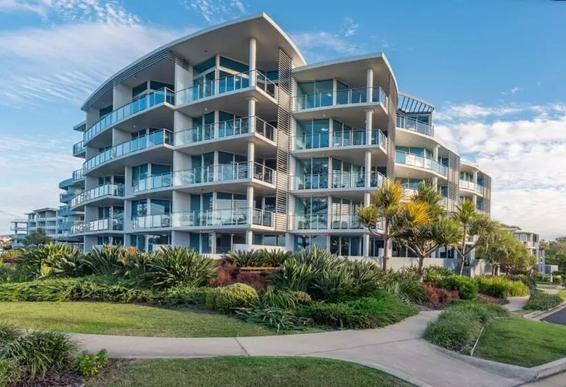 Manta Bargara Resort