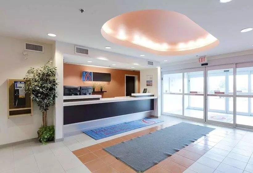 Motel 6 Brandon, Mb