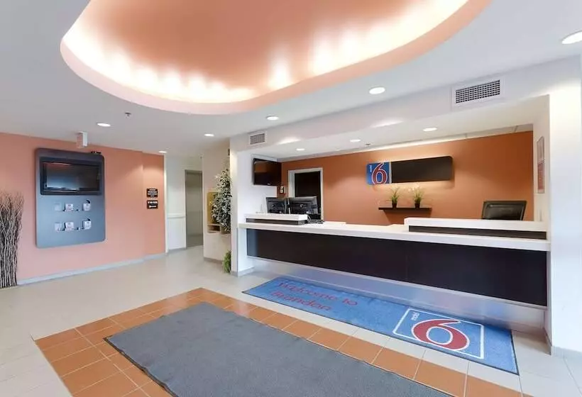Motel 6 Brandon, Mb