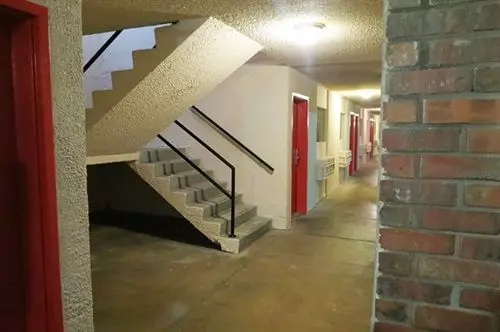 汽车旅馆  Affordable