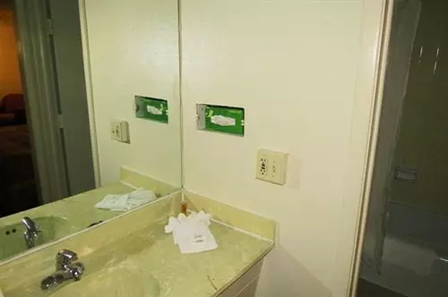 汽车旅馆  Affordable