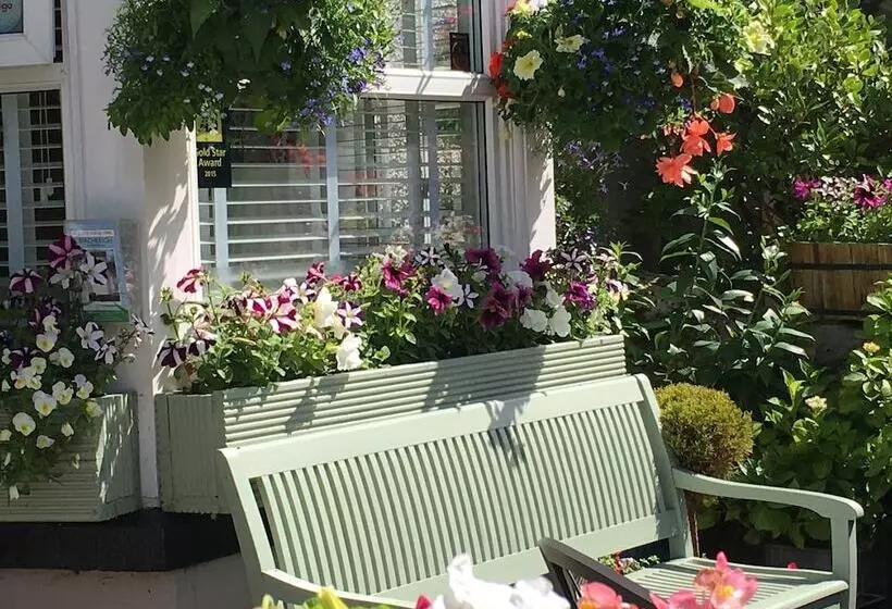 پانسیون Birchleigh Guest House