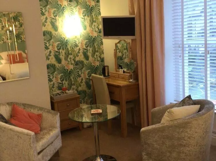 پانسیون Birchleigh Guest House