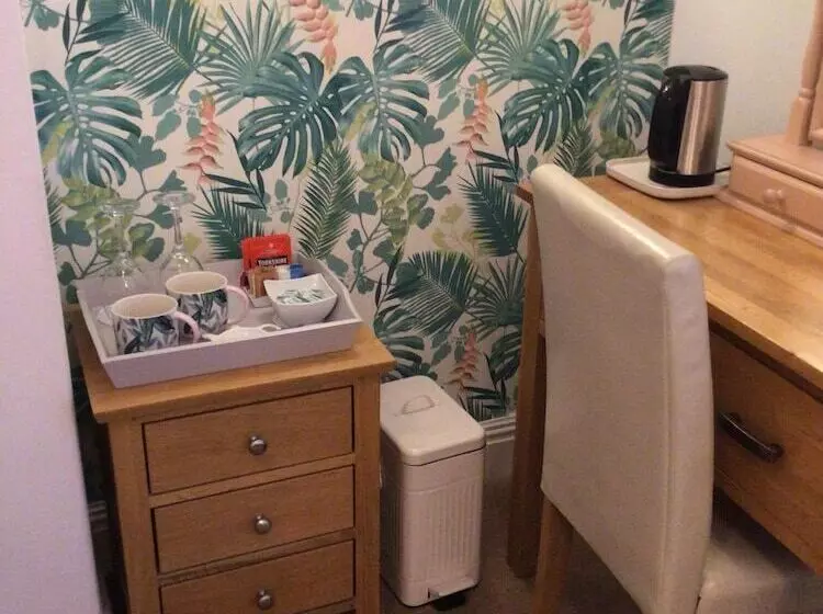 پانسیون Birchleigh Guest House