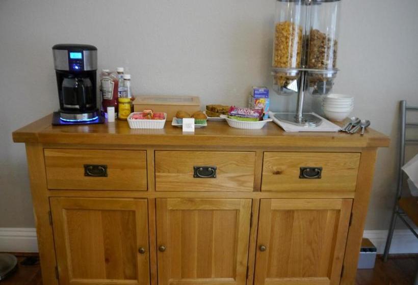 بنسيون Bonny Brae Guest House