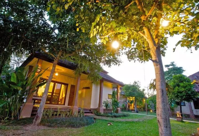 استراحتگاه Palm Spa Village