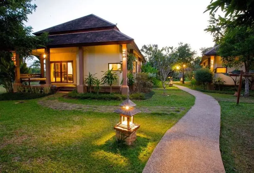 استراحتگاه Palm Spa Village