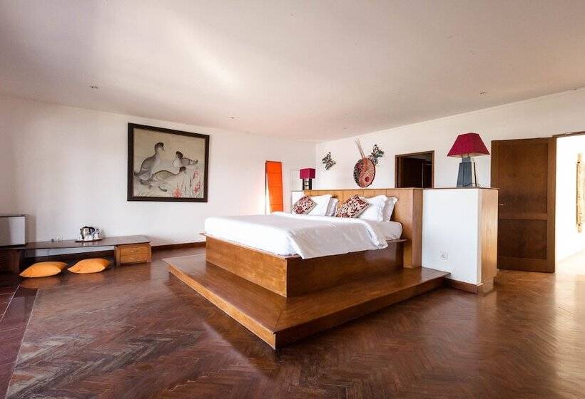 Suarti Resort Villas & Gallery