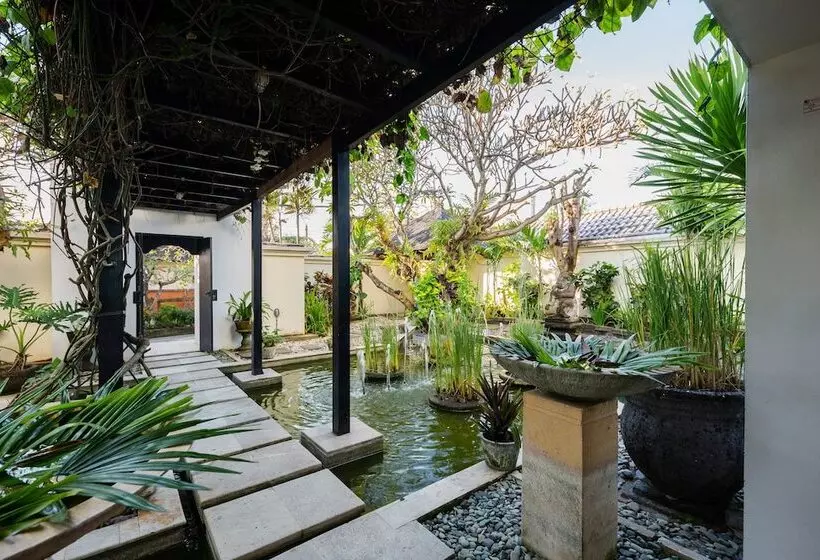 Suarti Resort Villas & Gallery