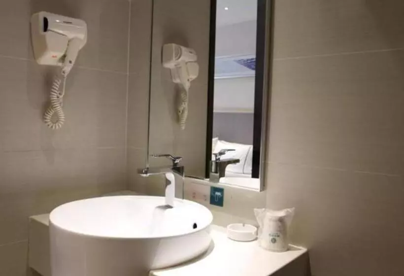 Hotelli City Comfort Inn Baise Jingxi Caifu Plaza