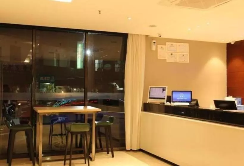 Hotelli City Comfort Inn Baise Jingxi Caifu Plaza