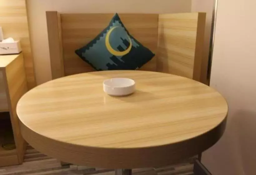 Hotelli City Comfort Inn Baise Jingxi Caifu Plaza