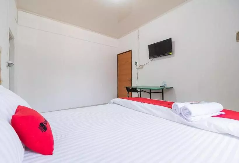Hotelli Reddoorz Near Terminal Bubulak Bogor
