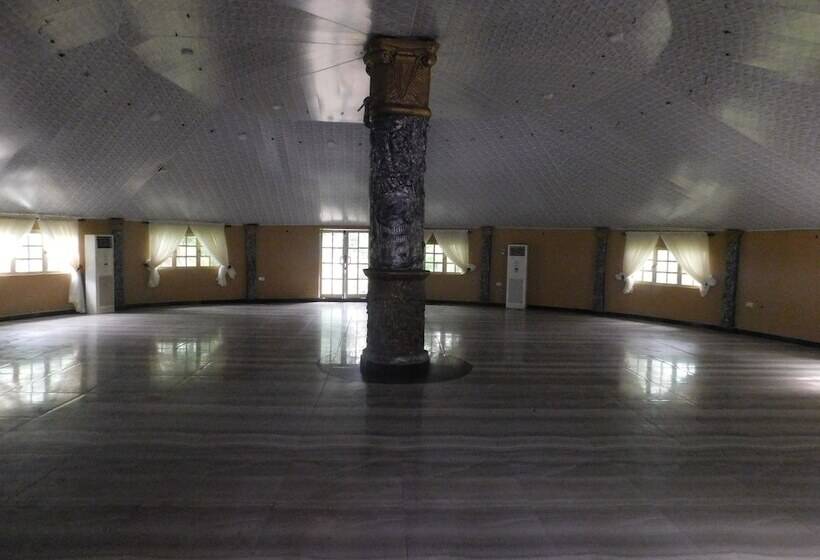 هتل Honeyland Beach Resort