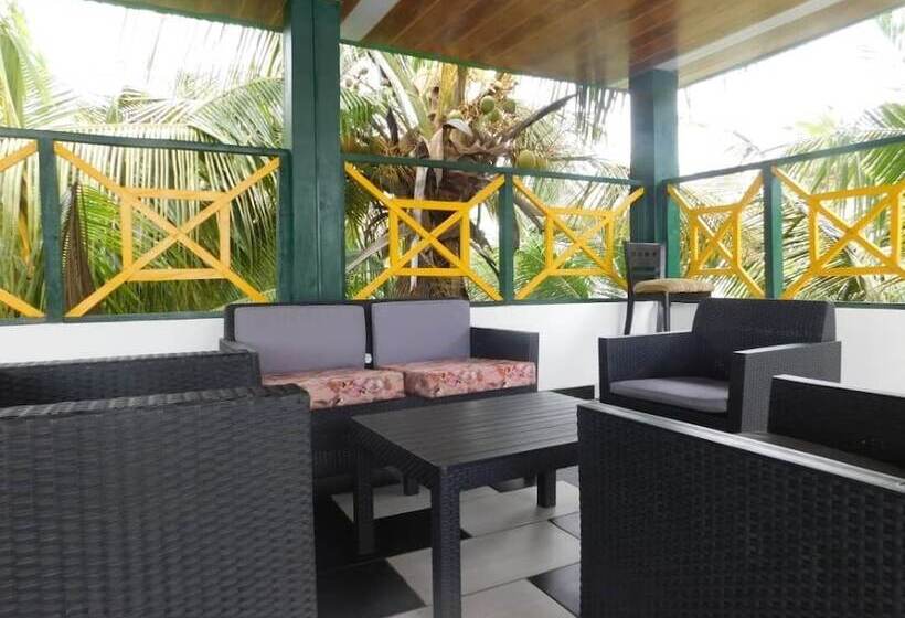 هتل Honeyland Beach Resort