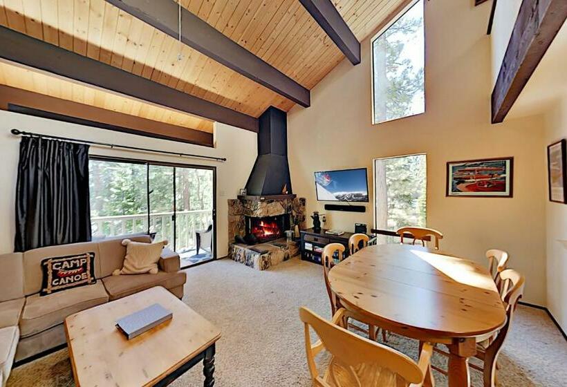 בית מלון כפרי Kingswood Village 244