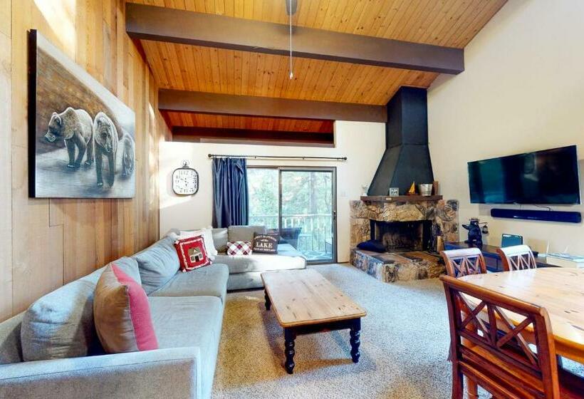 בית מלון כפרי Kingswood Village 244