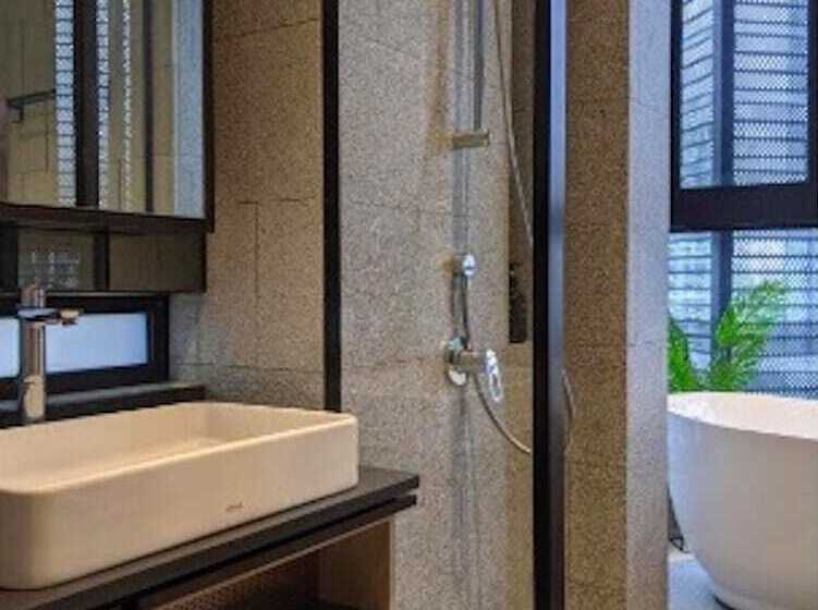 هتل Mana Mana Suites At Scarletz Klcc