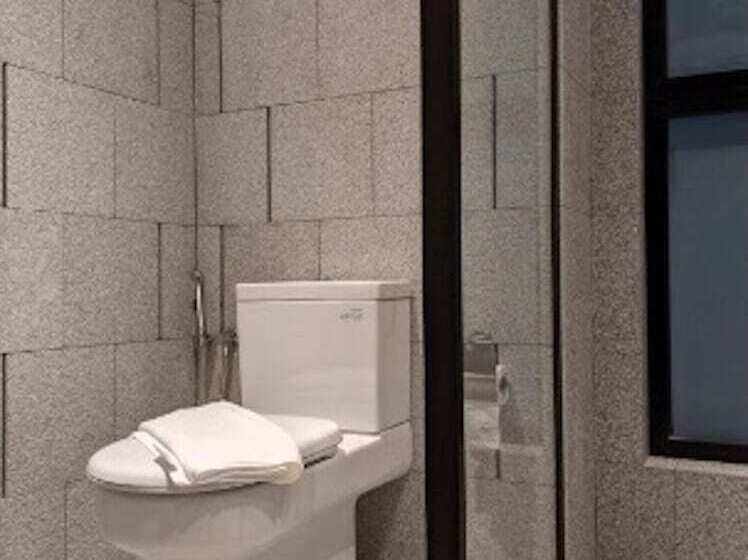 هتل Mana Mana Suites At Scarletz Klcc