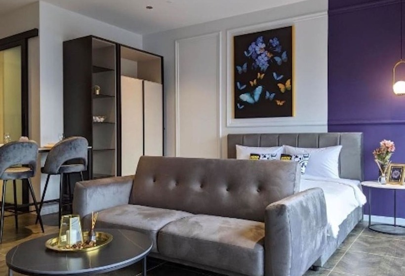هتل Mana Mana Suites At Scarletz Klcc