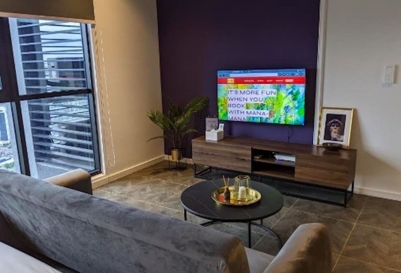 هتل Mana Mana Suites At Scarletz Klcc