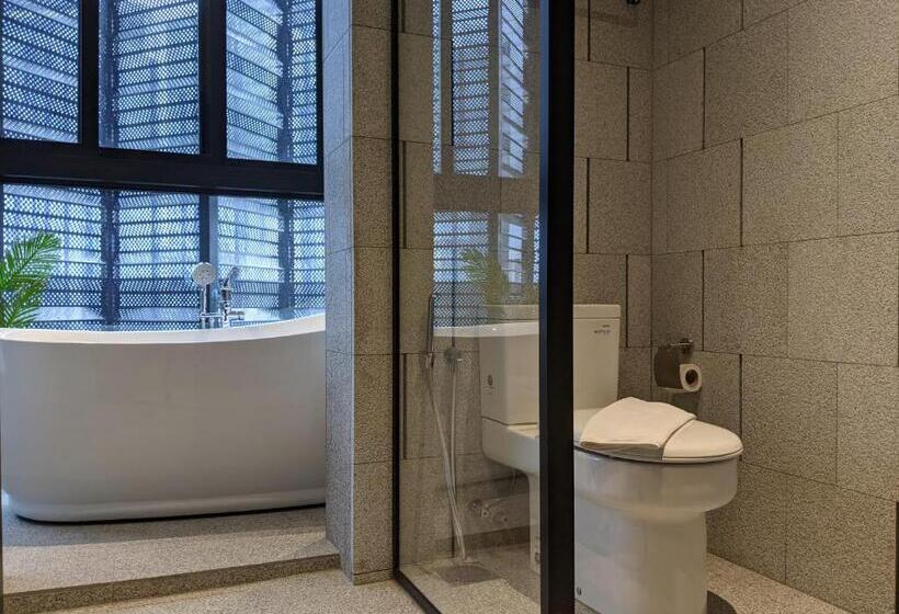 هتل Mana Mana Suites At Scarletz Klcc