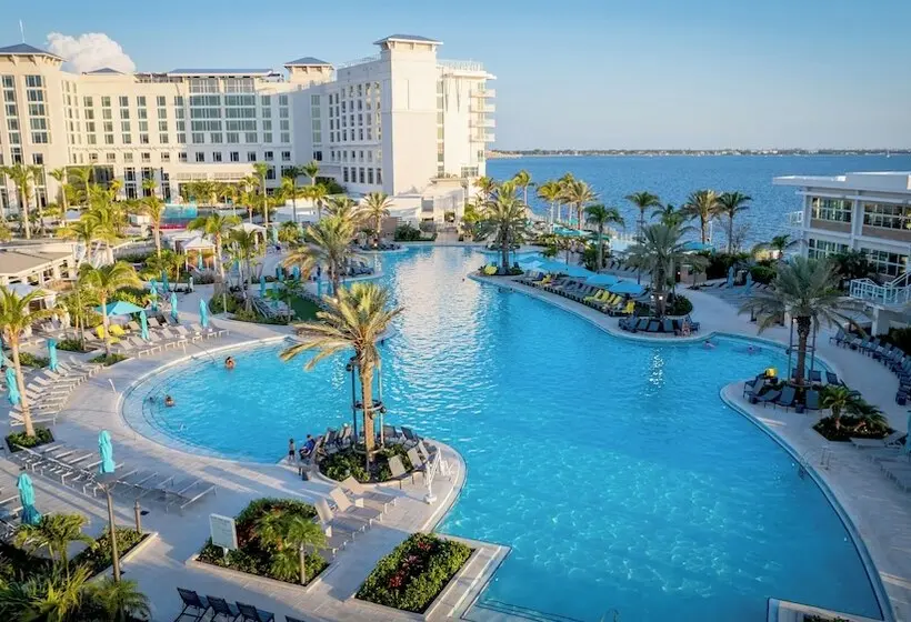 ホテル Sunseeker Resort Florida Gulf Coast, Curio Collection Hilton