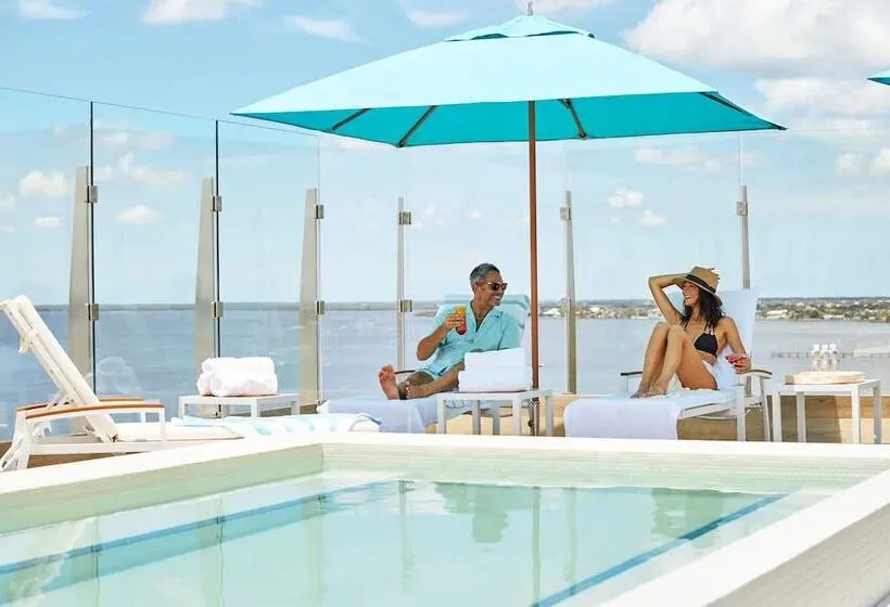 ホテル Sunseeker Resort Florida Gulf Coast, Curio Collection Hilton