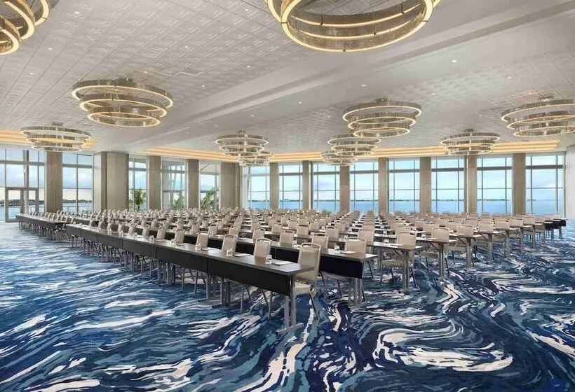 ホテル Sunseeker Resort Florida Gulf Coast, Curio Collection Hilton