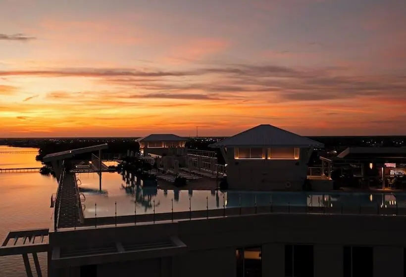 ホテル Sunseeker Resort Florida Gulf Coast, Curio Collection Hilton