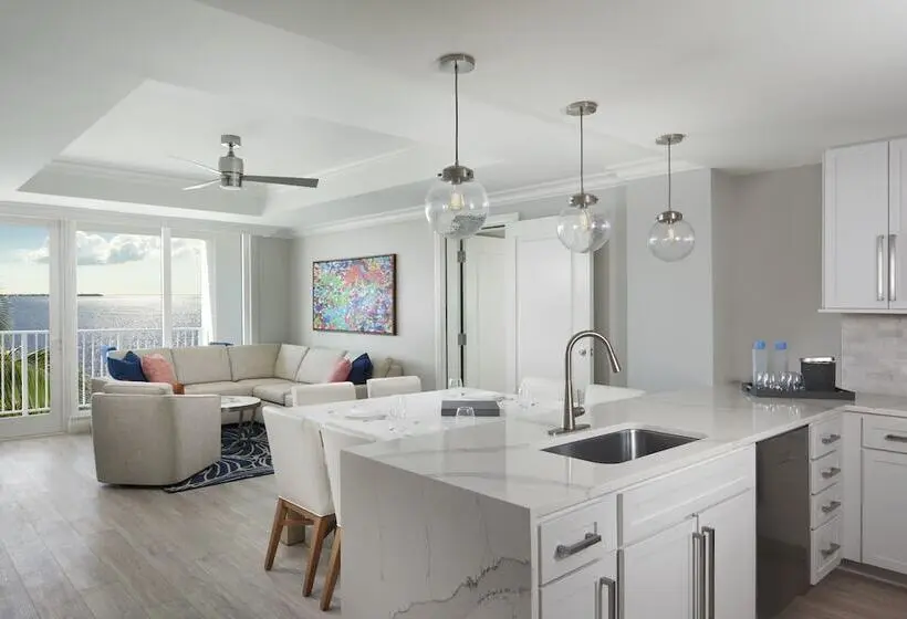 ホテル Sunseeker Resort Florida Gulf Coast, Curio Collection Hilton