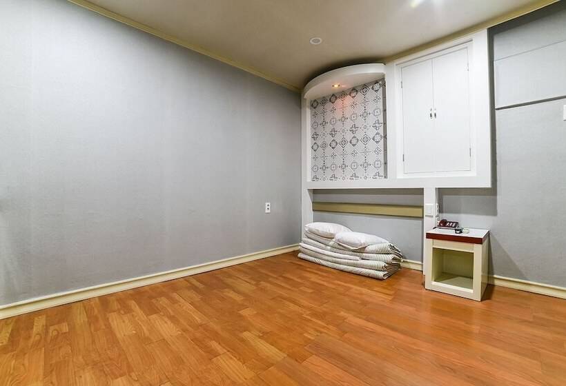 Отель Yeosu World Park