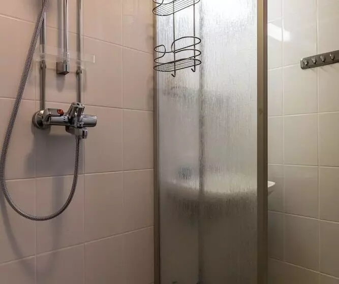 Jeris Hotel & Cabins