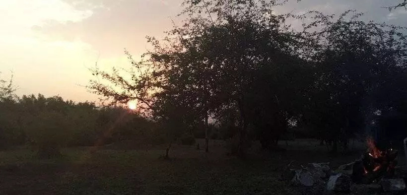 هتل Engiri Game Lodge And Campsite