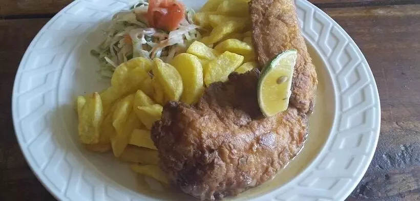 هتل Engiri Game Lodge And Campsite